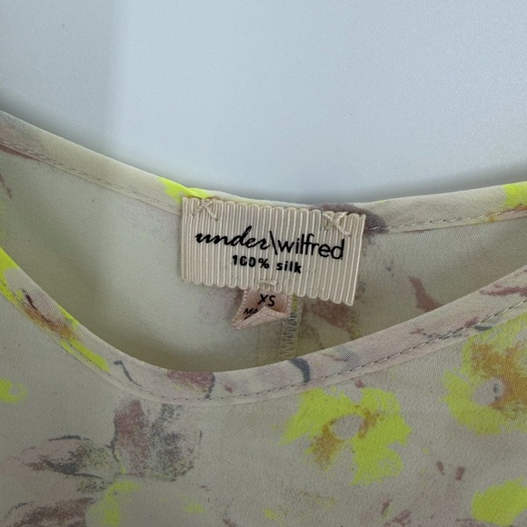 Under Wilfred Aritzia 100% Silk Rose Floral Dainty Romantic Camisole Tank Top - Picture 4 of 5
